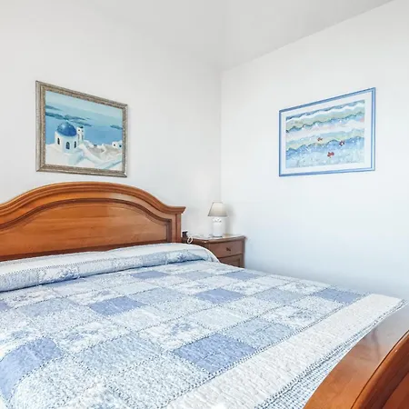 1 Bedroom Beautiful Apartment In Pieve Ligure アパート *
