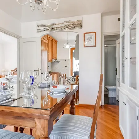 Lovely In With Kitchen *